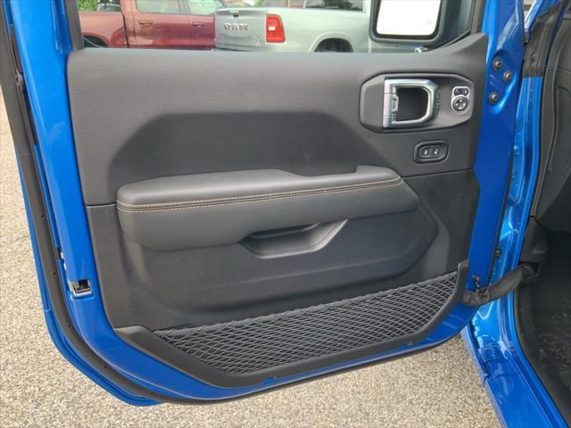 Photo of 2025 Hydro Blue Pearlcoat Jeep Wrangler
