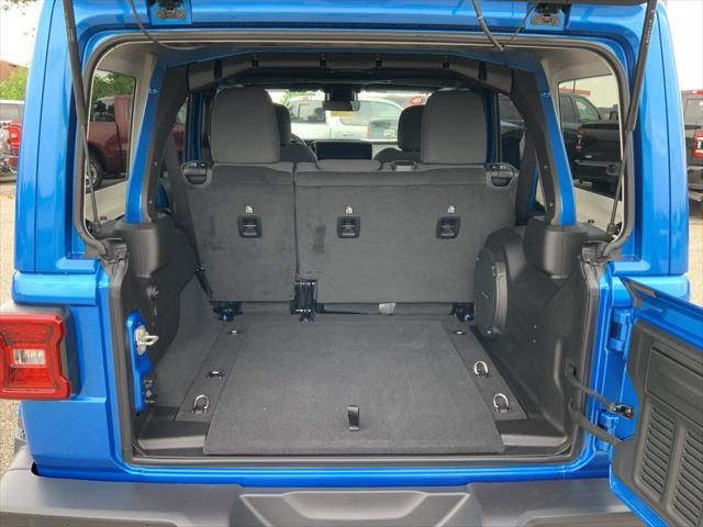 Photo of 2025 Hydro Blue Pearlcoat Jeep Wrangler
