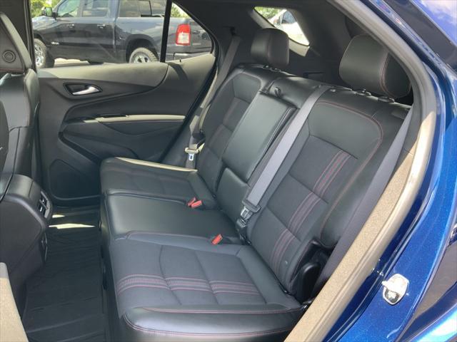 Photo of 2022 Blue Glow Metallic Chevrolet Equinox