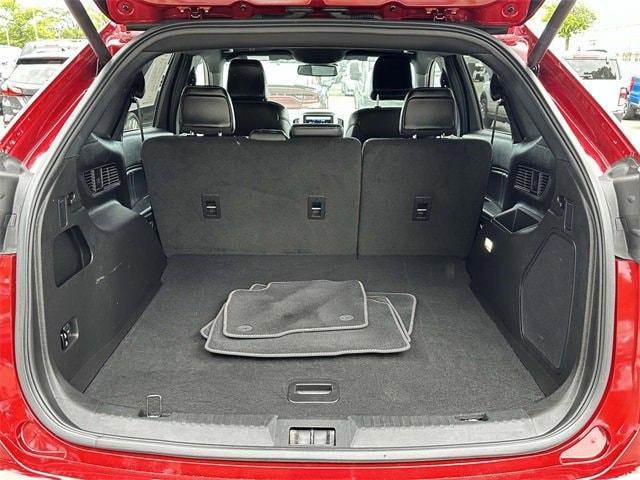 Photo of 2024 Rapid Red Metallic Tinted Clearcoat Ford Edge