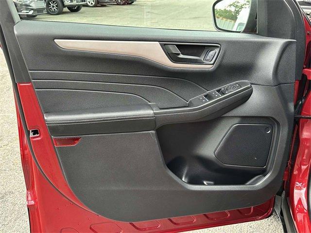 Photo of 2022 Rapid Red Metallic Tinted Clearcoat Ford Escape