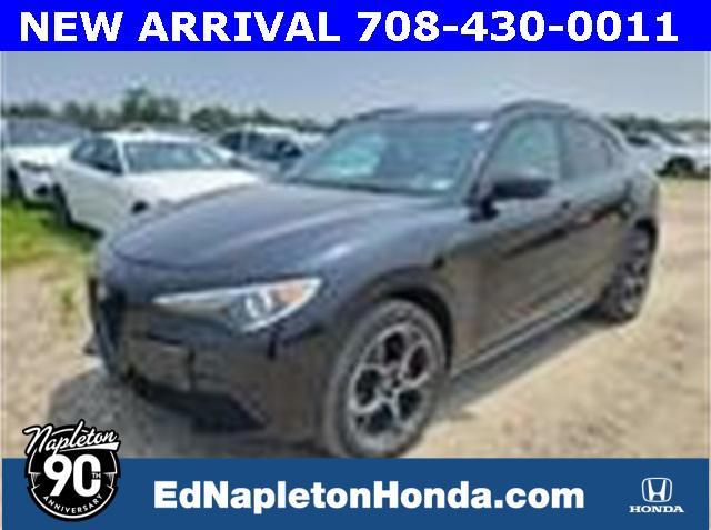 Photo of 2022 Vulcano Black Metallic Alfa Romeo Stelvio