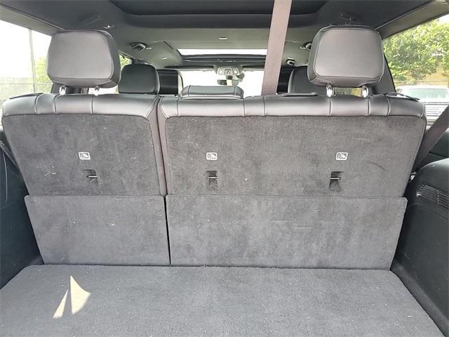 Photo of 2022 Diamond Black Crystal Pearlcoat Jeep Wagoneer
