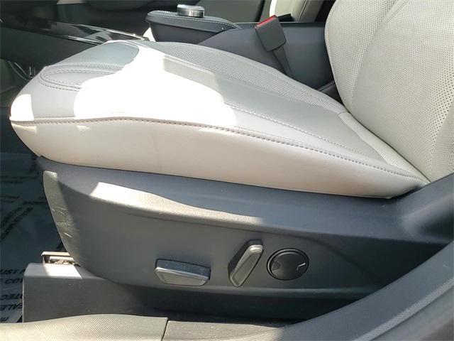 Photo of 2022 Iced Blue Silver Metallic Ford Mustang Mach-E