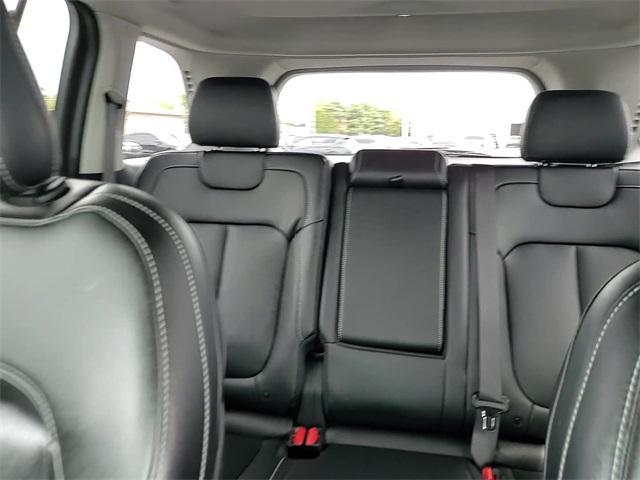 Photo of 2023 Bright White Clearcoat Jeep Grand Cherokee