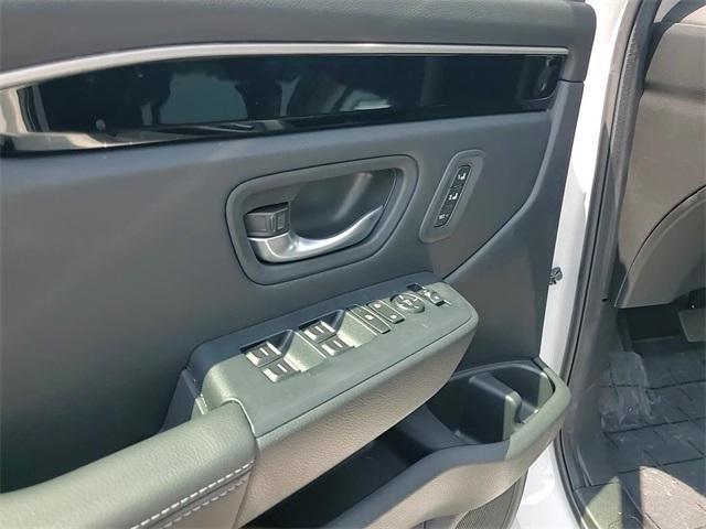 Photo of 2025 Platinum White Pearl Honda Pilot