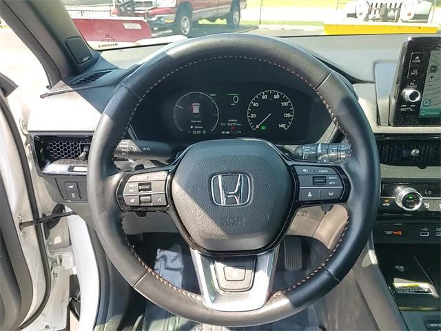 Photo of 2025 Platinum White Pearl Honda CR-V Hybrid
