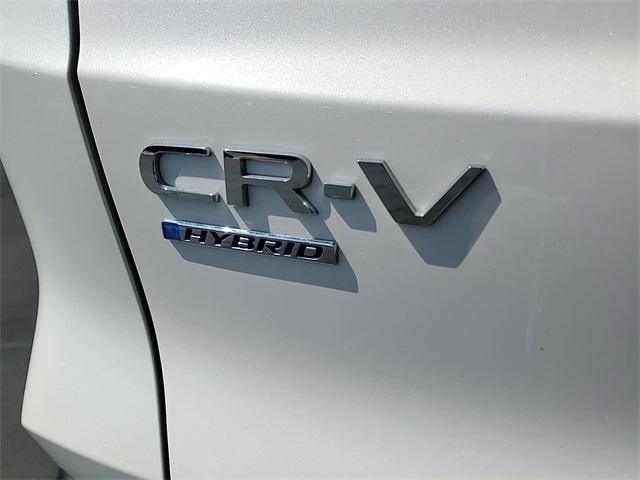 Photo of 2025 Platinum White Pearl Honda CR-V Hybrid