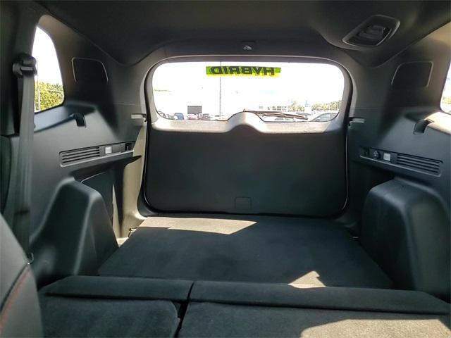 Photo of 2025 Platinum White Pearl Honda CR-V Hybrid