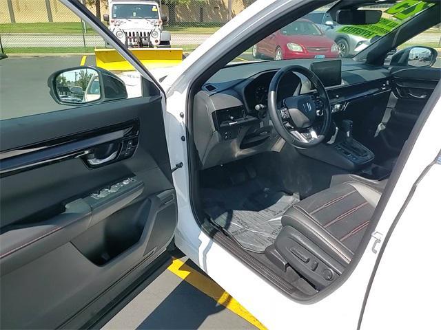 Photo of 2025 Platinum White Pearl Honda CR-V Hybrid
