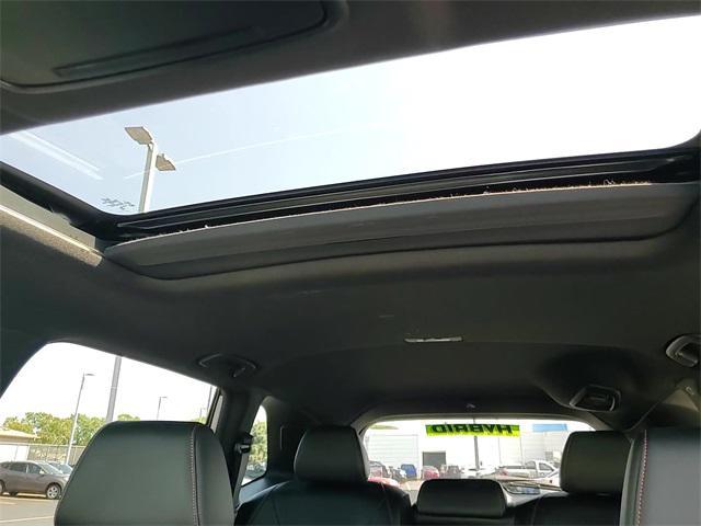 Photo of 2025 Platinum White Pearl Honda CR-V Hybrid