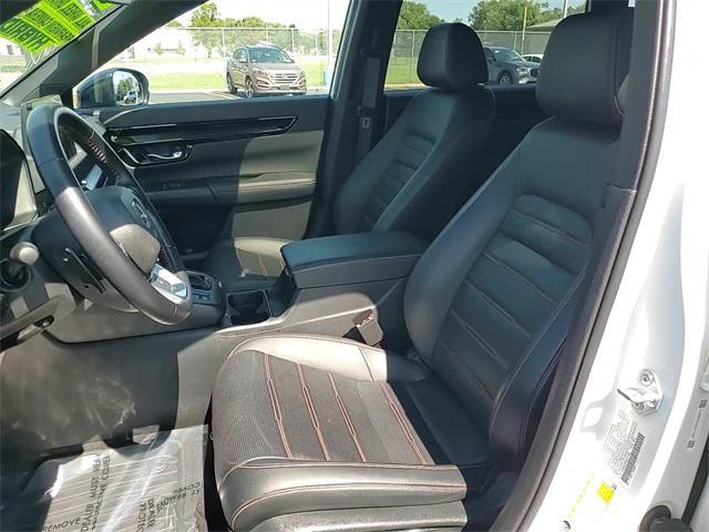 Photo of 2025 Platinum White Pearl Honda CR-V Hybrid