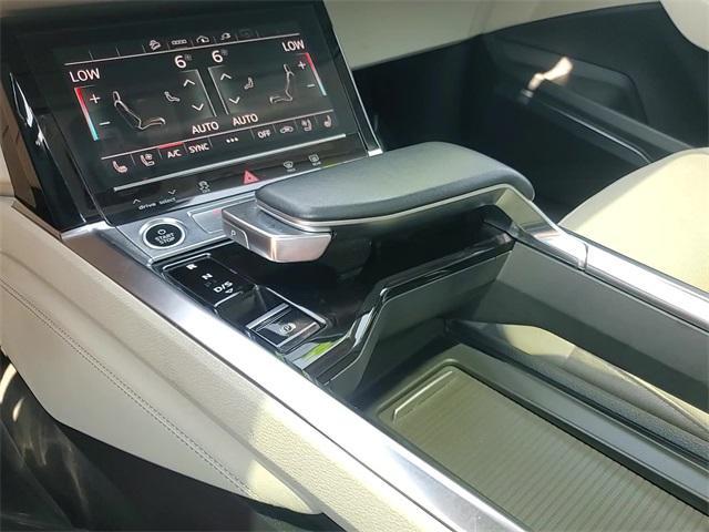 Photo of 2021 Black Metallic Audi e-tron Sportback