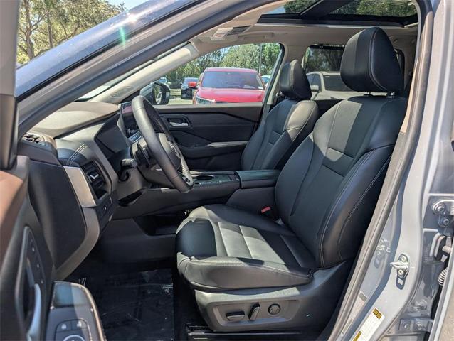 Photo of 2023 Boulder Gray Pearl Nissan Rogue