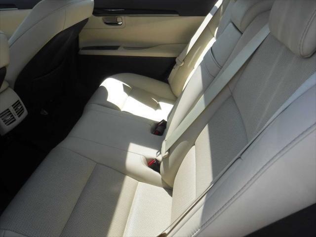 Photo of 2017 Satin Cashmere Metallic Lexus ES 350