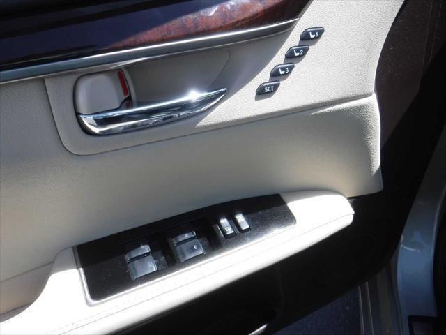 Photo of 2017 Satin Cashmere Metallic Lexus ES 350