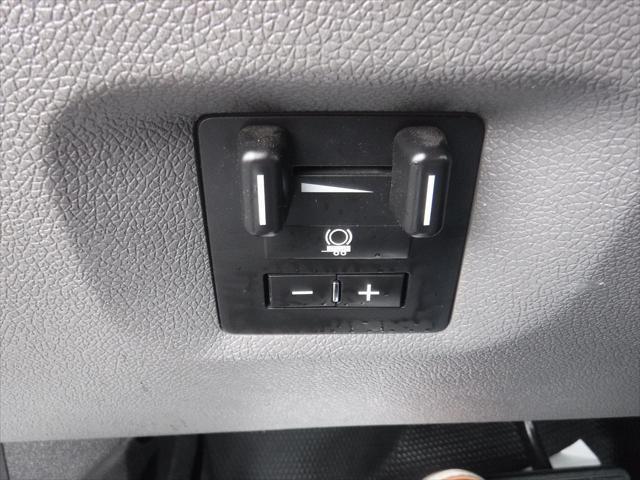 Photo of 2013 Summit White GMC Sierra 2500