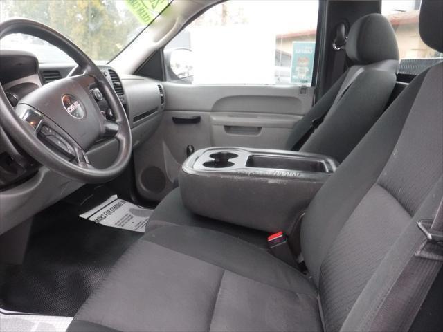 Photo of 2013 Summit White GMC Sierra 2500