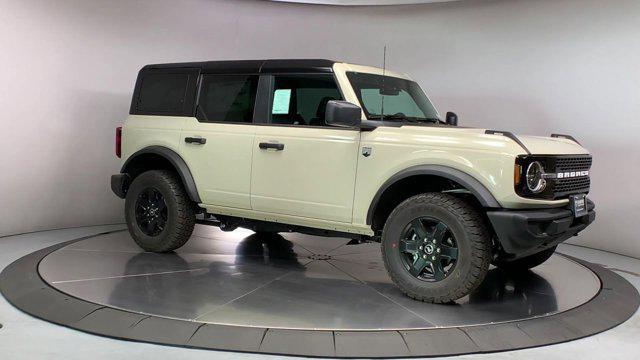 Photo of 2025 DESERT SAND Ford Bronco