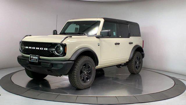 Photo of 2025 DESERT SAND Ford Bronco