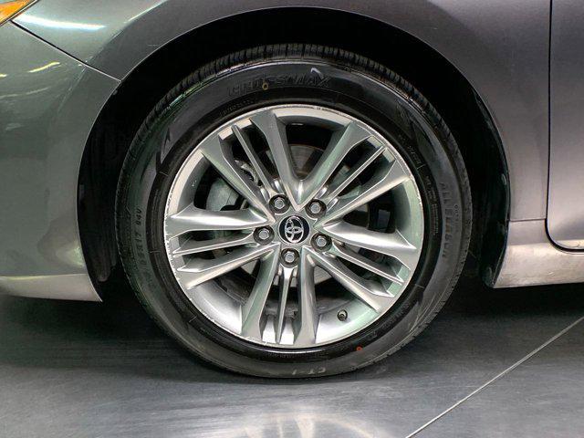 Photo of 2015 Predawn Gray Mica Toyota Camry