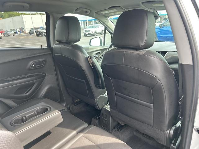 Photo of 2022 Summit White Chevrolet Trax