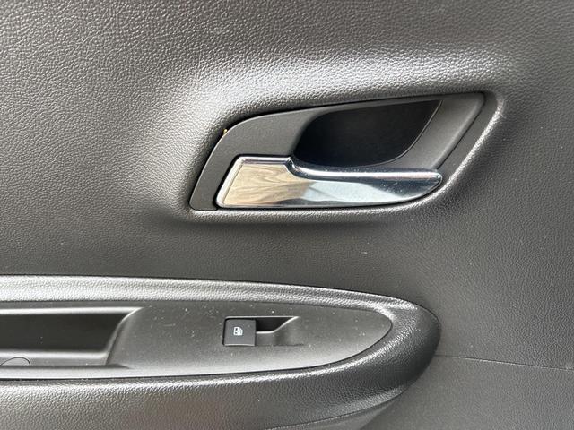 Photo of 2022 Summit White Chevrolet Trax