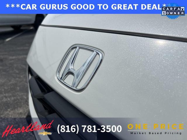Photo of 2024 Platinum White Pearl Honda HR-V