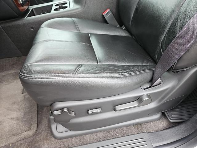 Photo of 2013 Summit White Chevrolet Tahoe