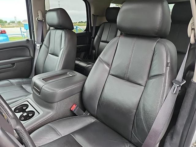 Photo of 2013 Summit White Chevrolet Tahoe