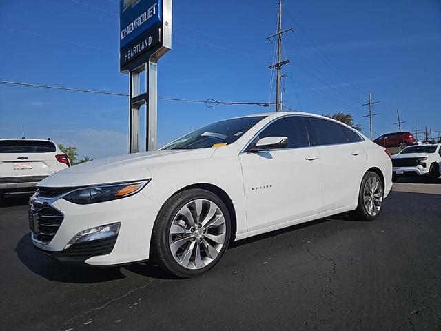 Photo of 2022 Summit White Chevrolet Malibu