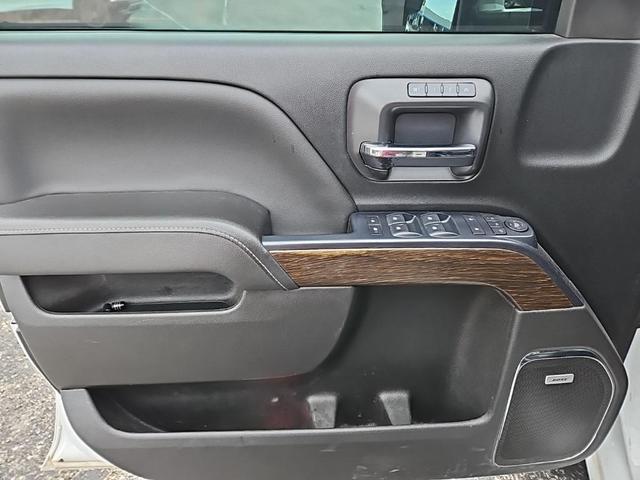 Photo of 2017 Summit White GMC Sierra 2500
