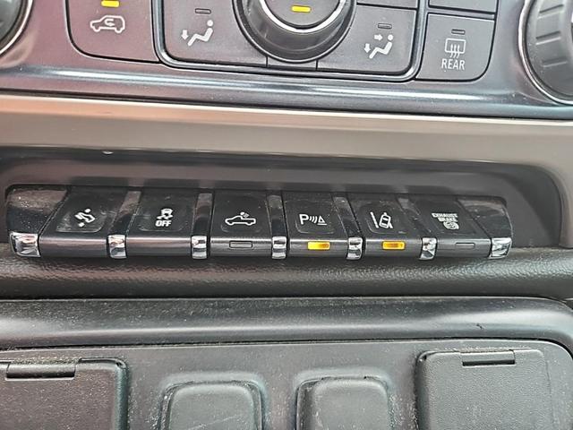 Photo of 2017 Summit White GMC Sierra 2500