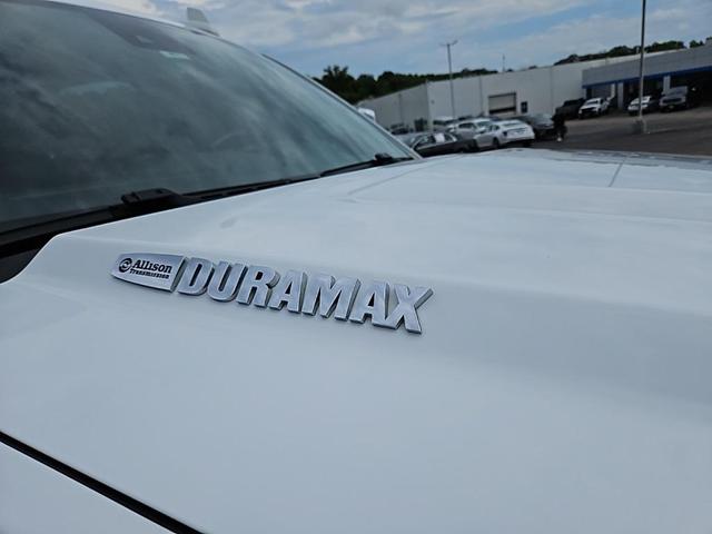 Photo of 2017 Summit White GMC Sierra 2500