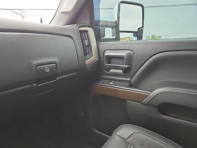 Photo of 2017 Summit White GMC Sierra 2500
