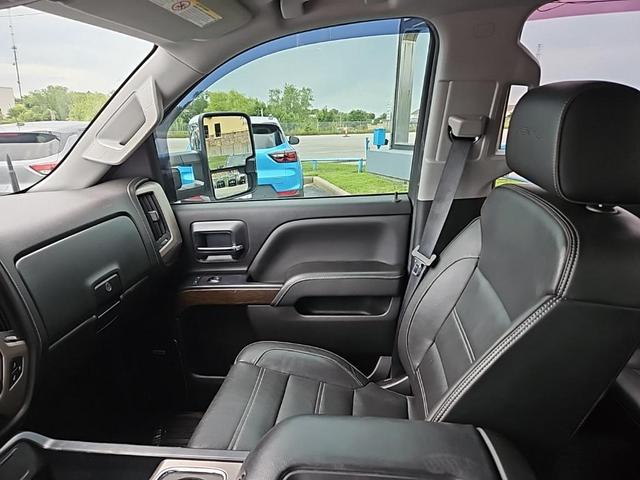 Photo of 2017 Summit White GMC Sierra 2500