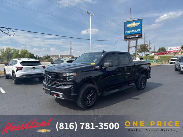 Photo of 2022 Black Chevrolet Silverado 1500