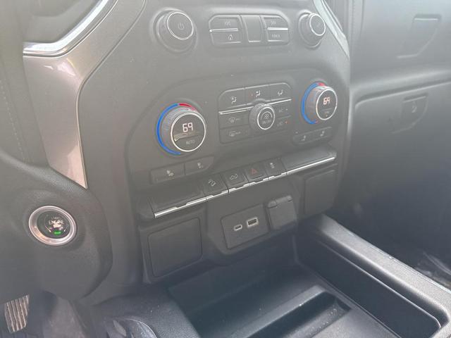 Photo of 2022 Black Chevrolet Silverado 1500