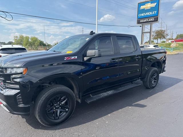 Photo of 2022 Black Chevrolet Silverado 1500