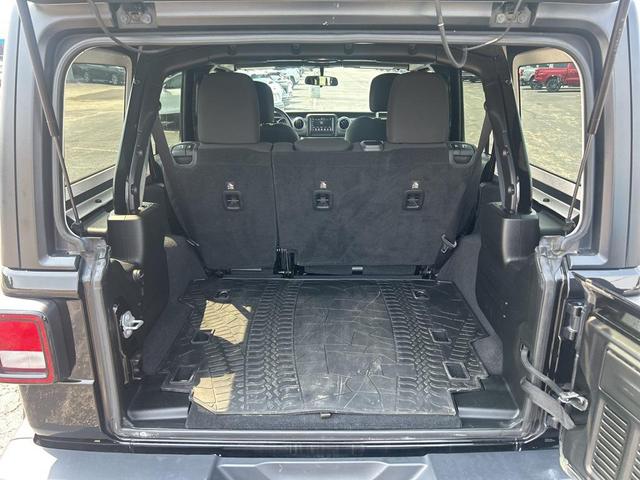 Photo of 2018 Black Clearcoat Jeep Wrangler Unlimited