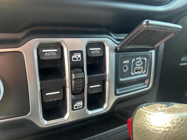 Photo of 2018 Black Clearcoat Jeep Wrangler Unlimited