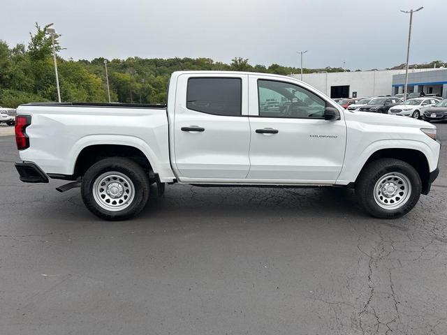 Photo of 2025 Summit White Chevrolet Colorado