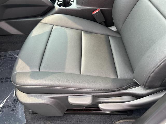 Photo of 2025 Summit White Chevrolet Colorado