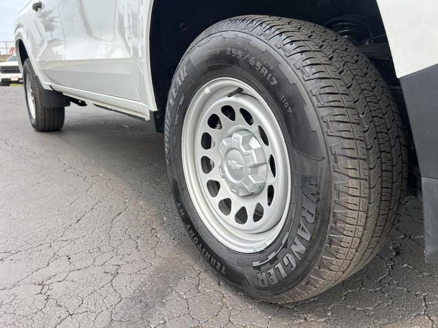 Photo of 2025 Summit White Chevrolet Colorado
