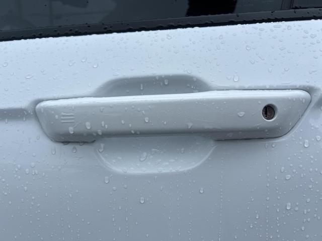 Photo of 2022 Bright White Clearcoat Jeep Grand Cherokee L