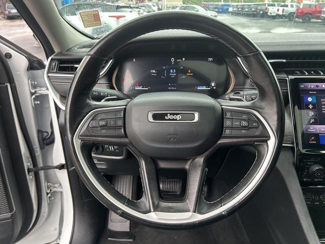 Photo of 2022 Bright White Clearcoat Jeep Grand Cherokee L