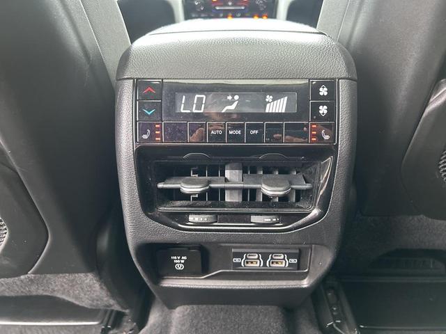 Photo of 2022 Bright White Clearcoat Jeep Grand Cherokee L