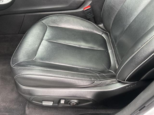 Photo of 2022 Bright White Clearcoat Jeep Grand Cherokee L