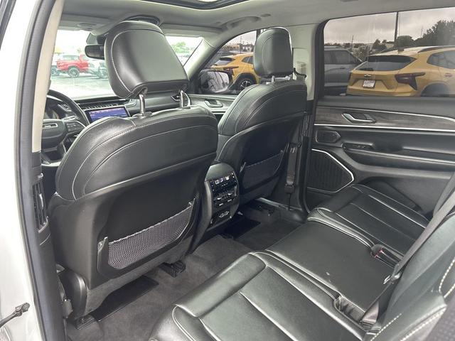 Photo of 2022 Bright White Clearcoat Jeep Grand Cherokee L