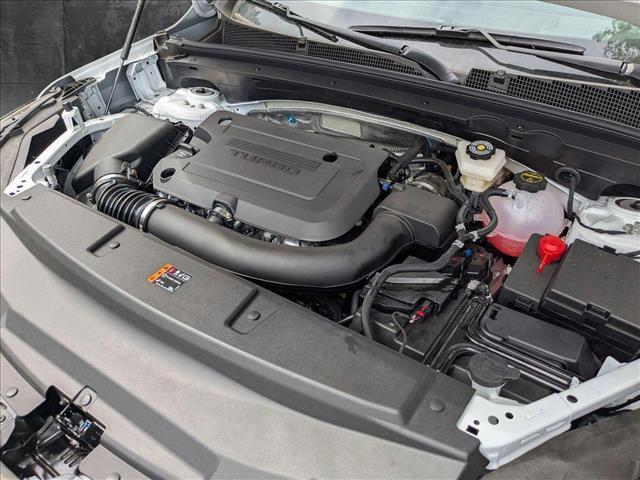 Photo of 2025 Summit White Buick Envision